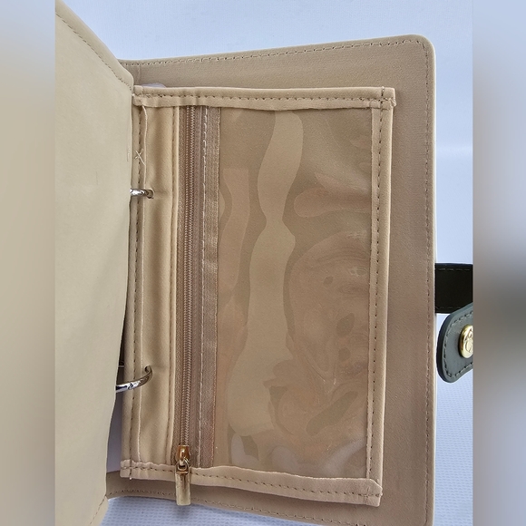 Vlando Yancy Travel Jewelry Organiser Foldable Jewelry Storage Book Green/Cream - Picture 10 of 15